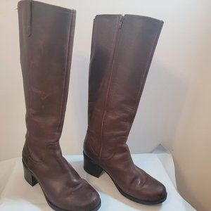 Clarks Knee High Brown Boots 2" Heel, Size 8 1/2 M  Preowned in very good condit